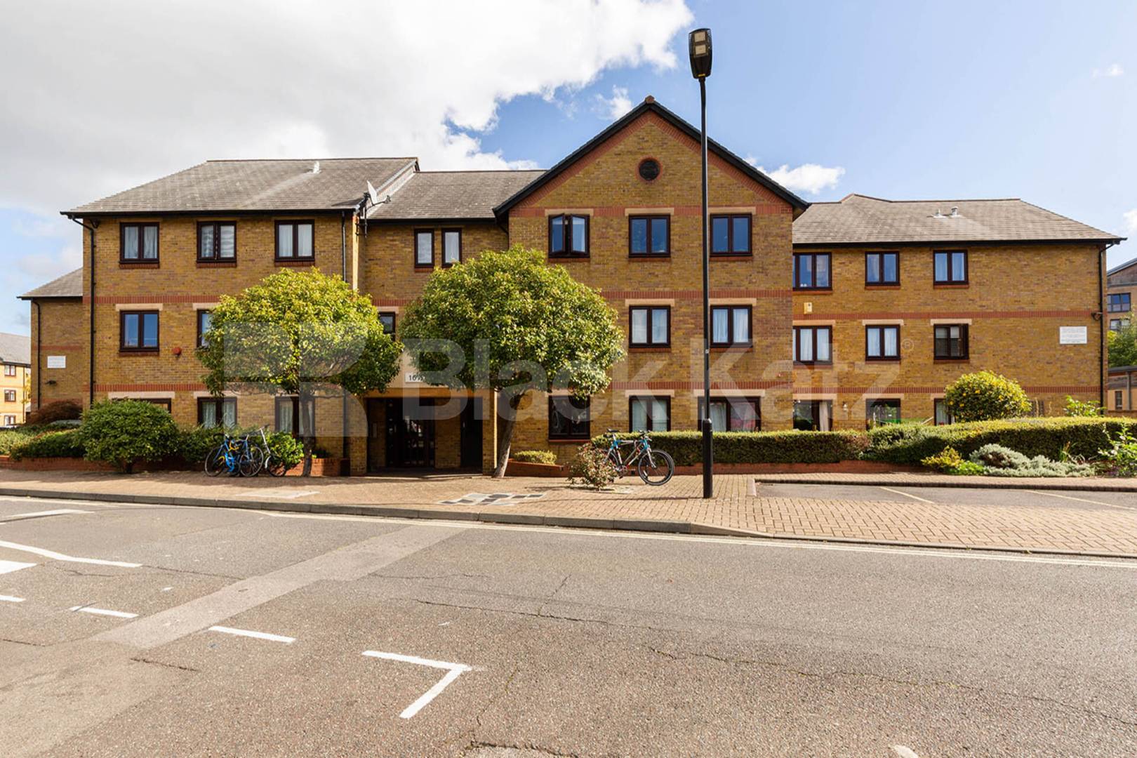 2 bedroom property with allocated parking and communal garden Riverside Close, Lee Vally Park / Upper Clapton